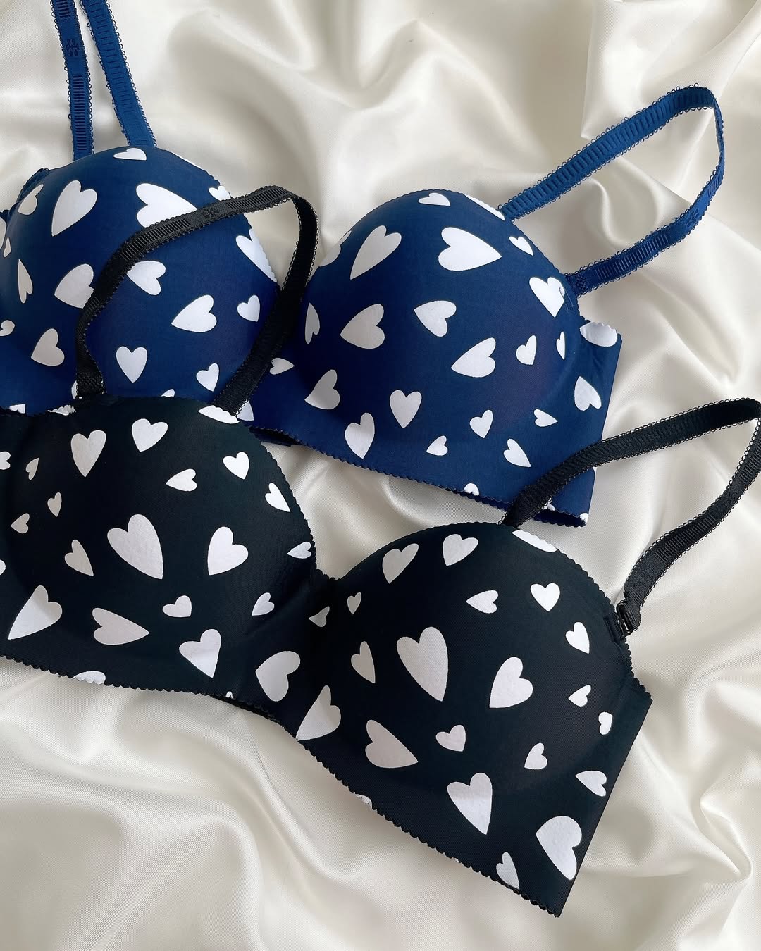 Push Up Bra Hand Design