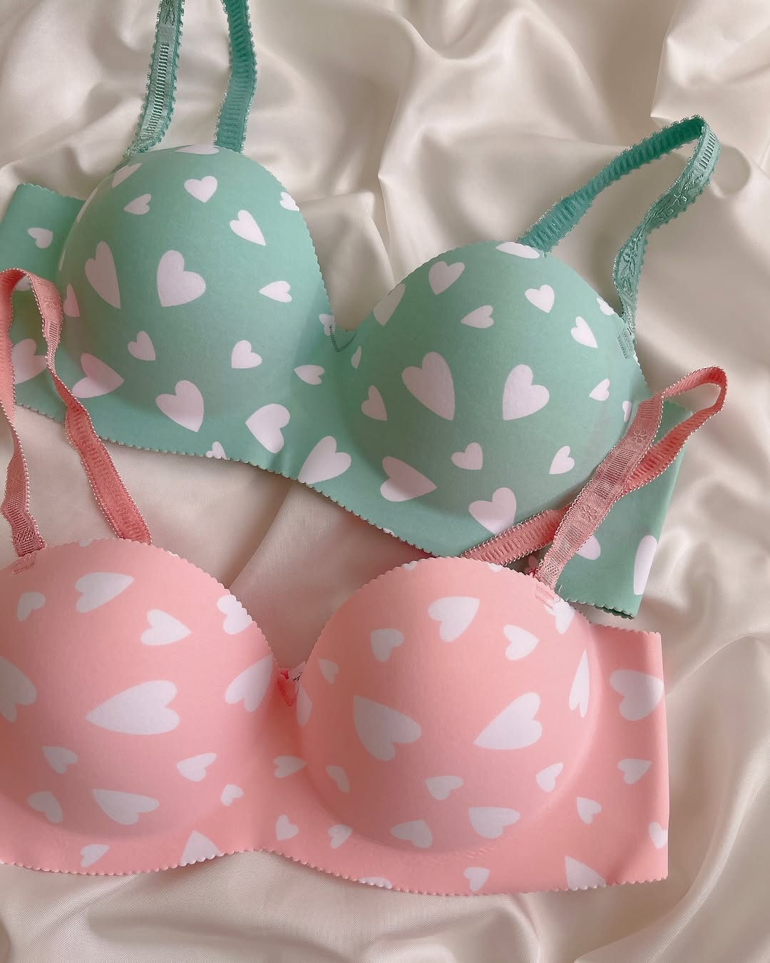 Push Up Bra Hand Design