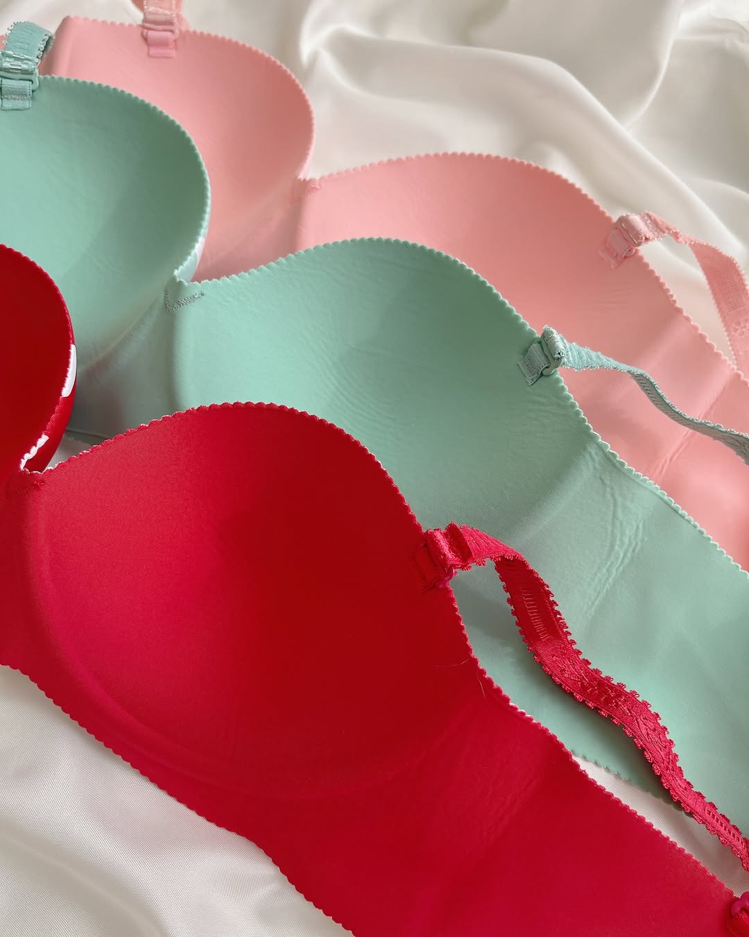 Push Up Bra Hand Design